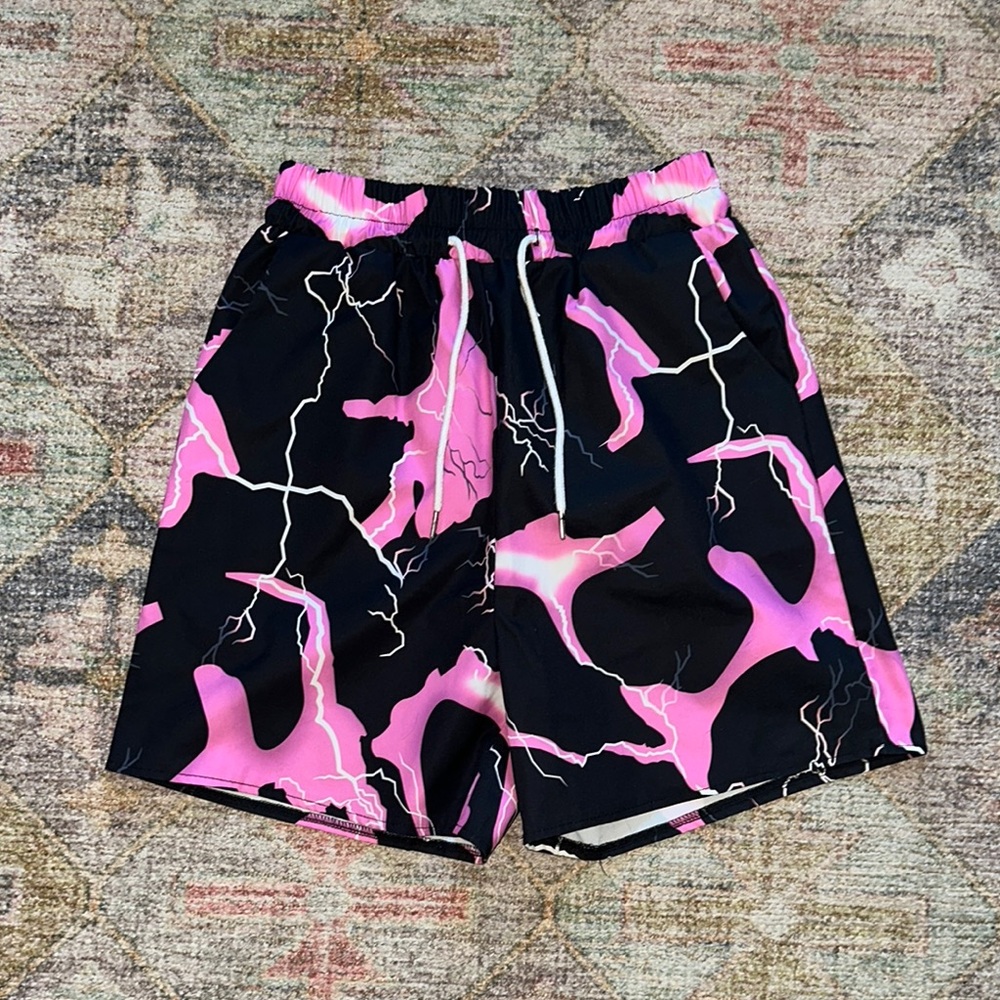 ROMWE Pink and Black Athletic Shorts with Dynamic Design